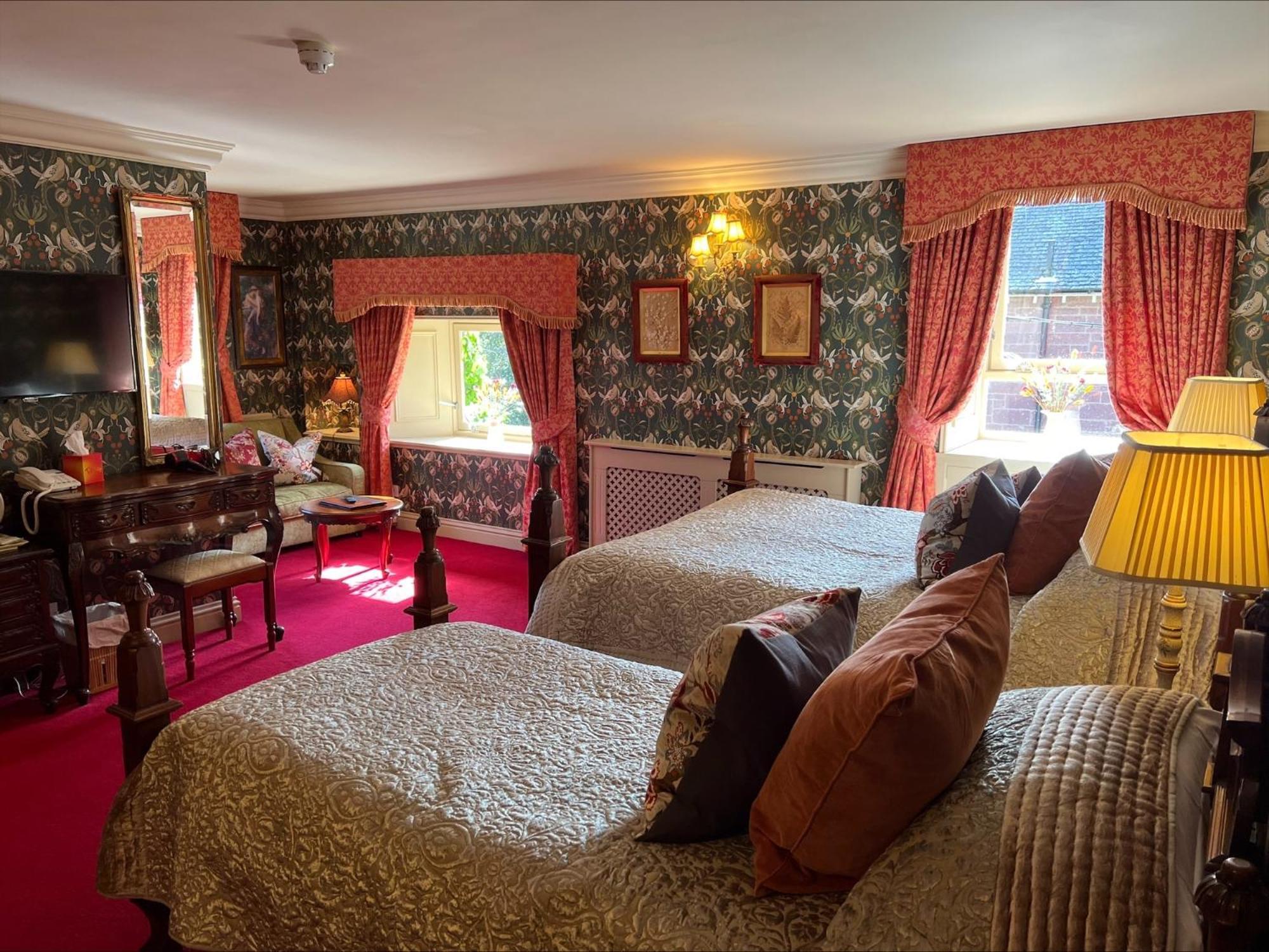 Lands Of Loyal Hotel Alyth Esterno foto