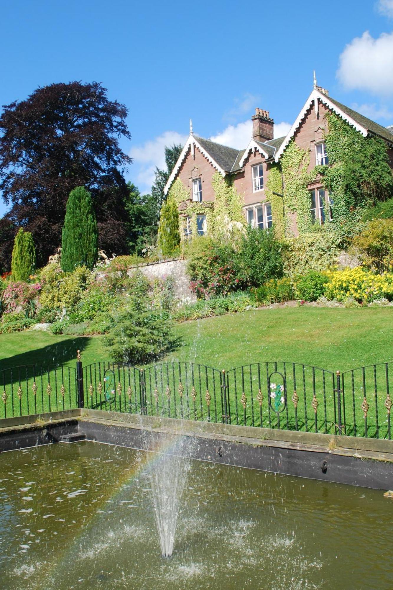 Lands Of Loyal Hotel Alyth Esterno foto