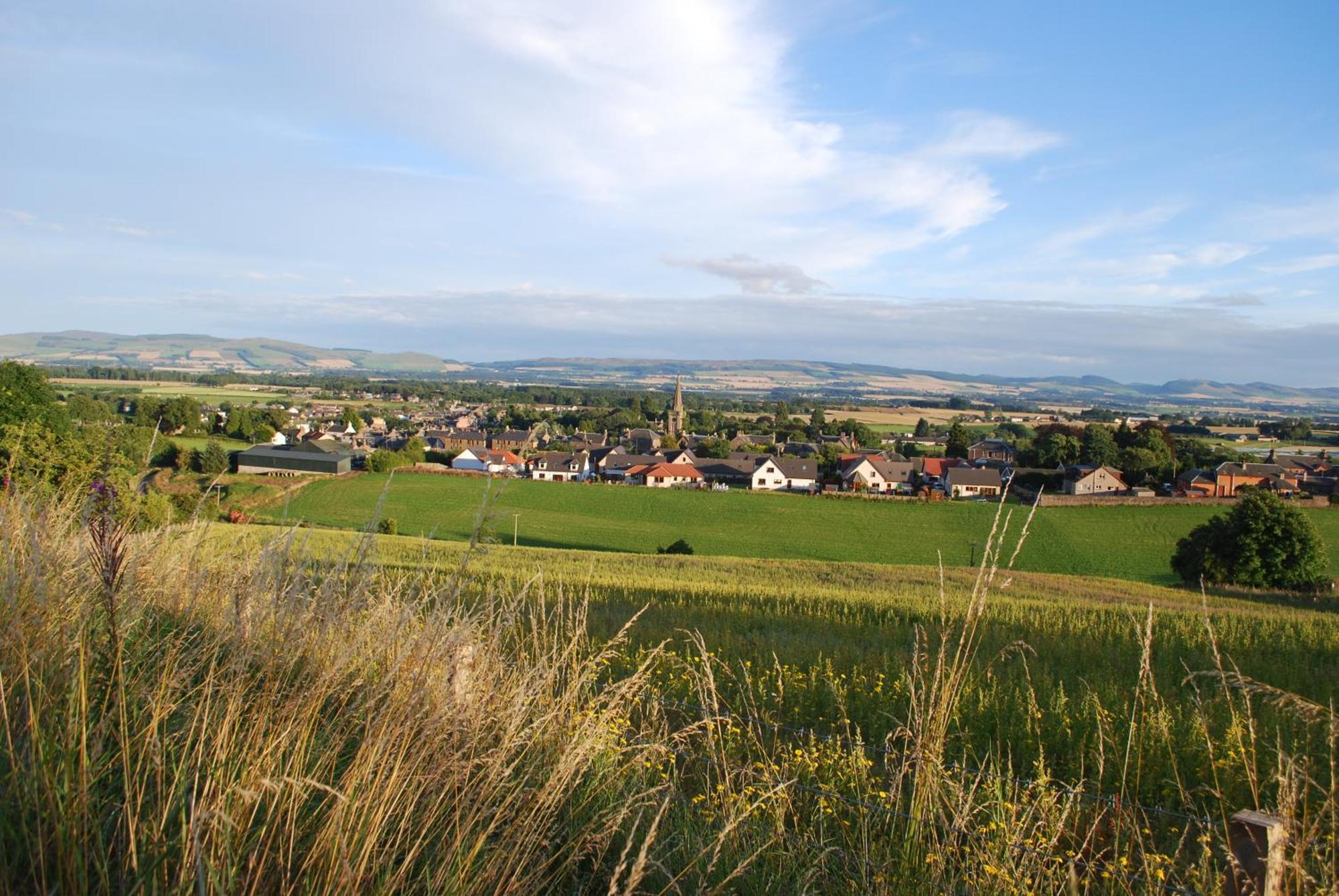 Lands Of Loyal Hotel Alyth Esterno foto