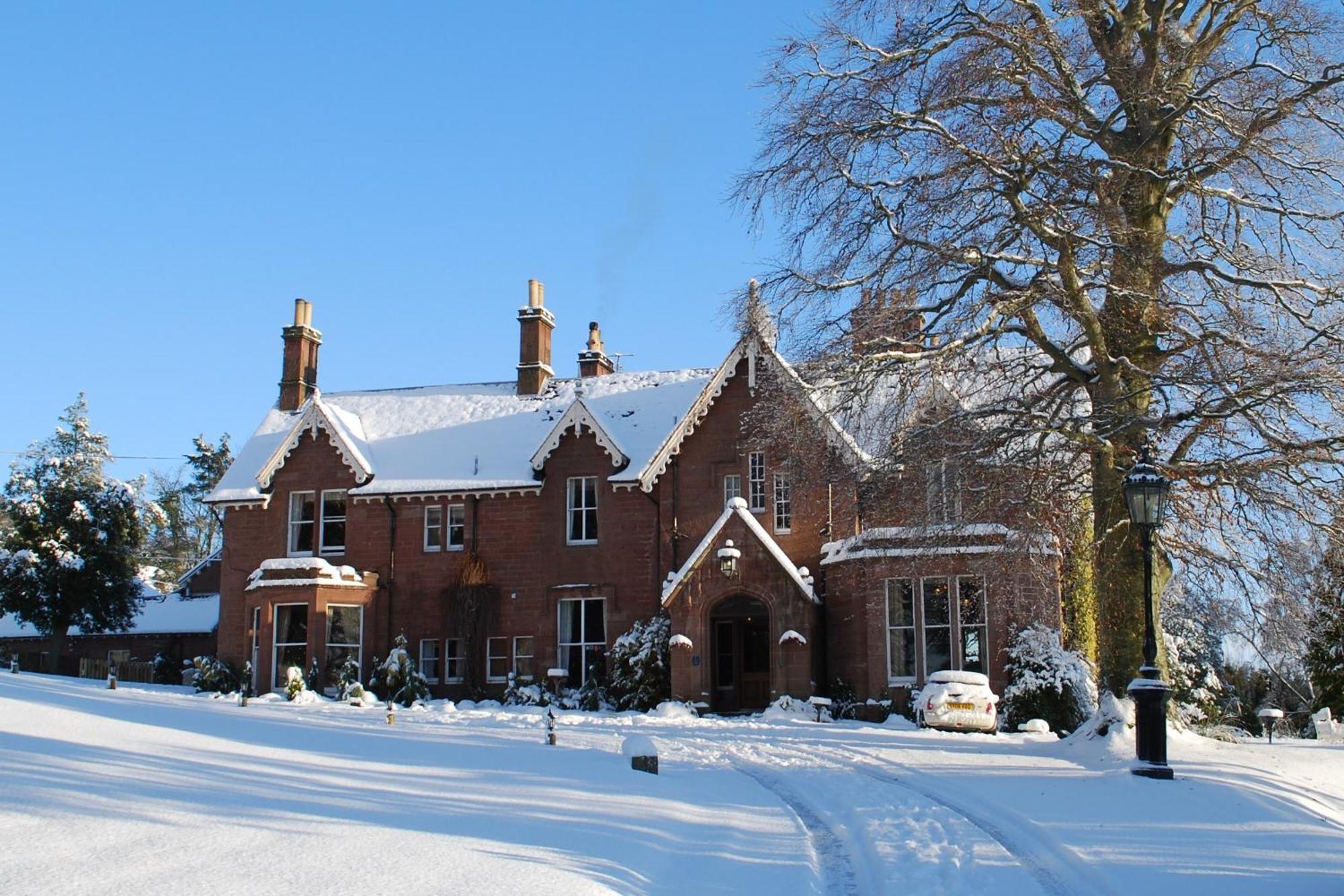 Lands Of Loyal Hotel Alyth Esterno foto