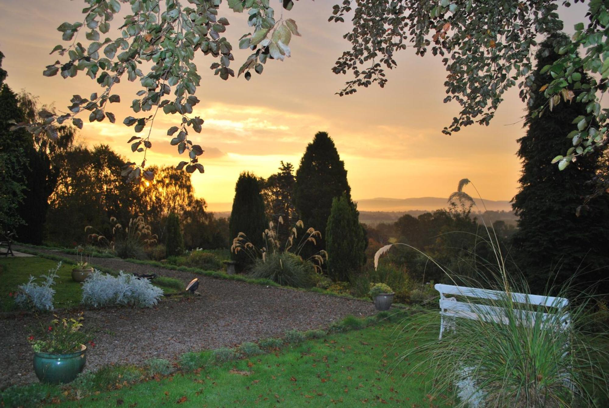 Lands Of Loyal Hotel Alyth Esterno foto