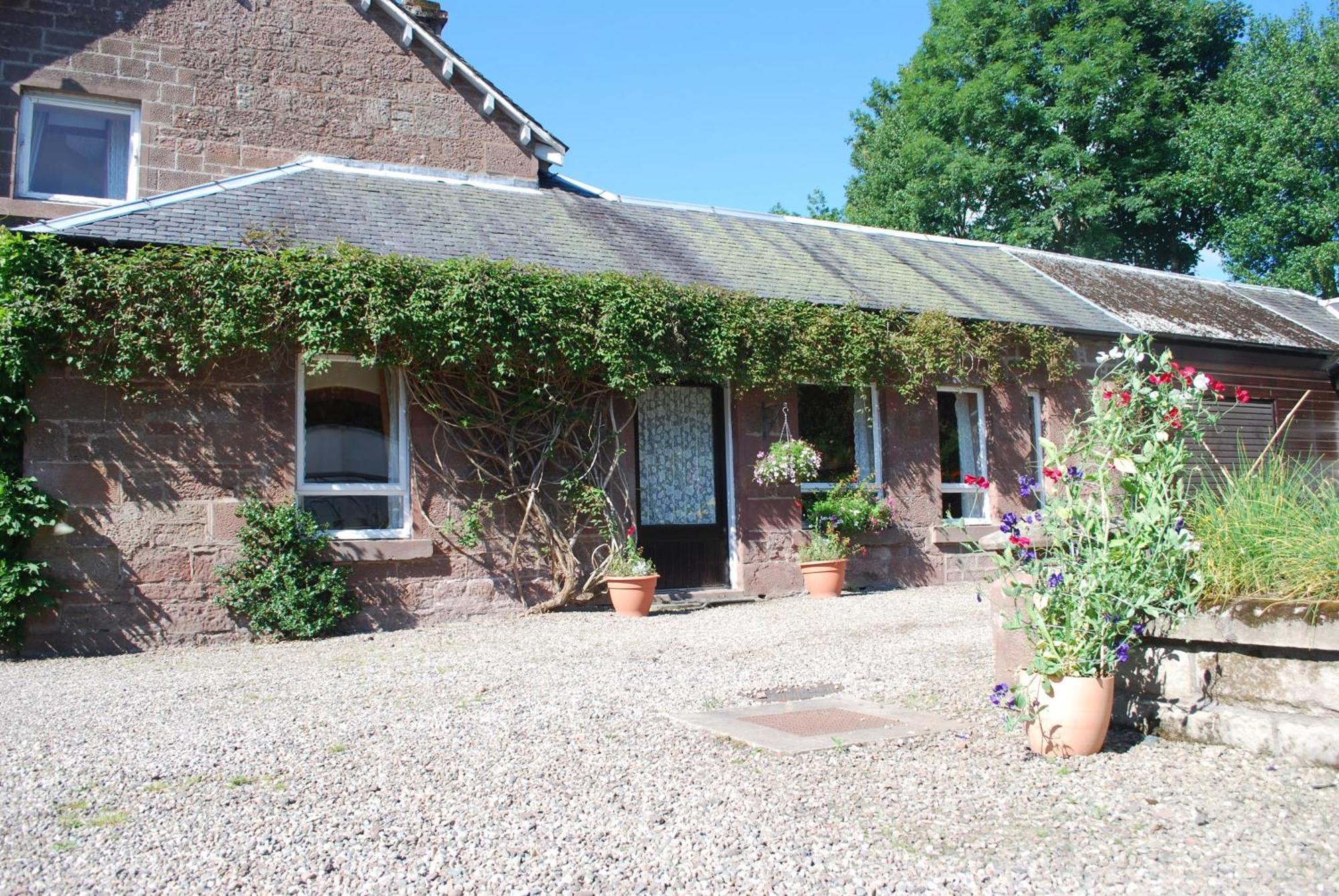 Lands Of Loyal Hotel Alyth Esterno foto