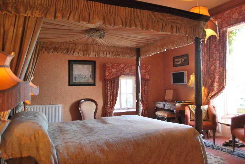 Lands Of Loyal Hotel Alyth Esterno foto